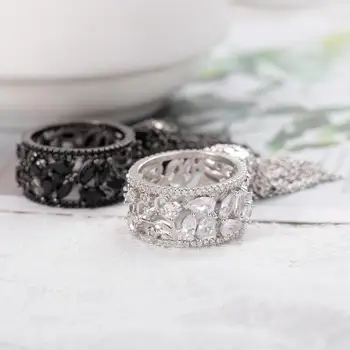 2020 nye Europæiske og Amerikanske kvast high-grade ring damer sort og hvid søde diamant tilbehør engros