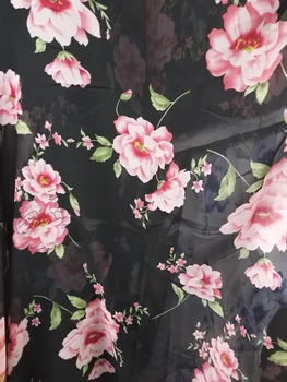 2018new 75D print chiffon rose blomster mønster sort baggrund for beklædnings-tekstiler og tørklæde YH-4738