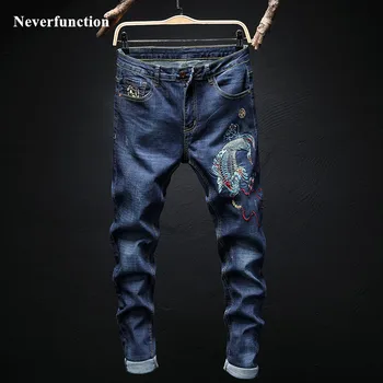Nye Mænd streetwear Koi fisk broderi Slim Fit biker jeans Mode Bomuld mand Hip hop casual Lige Joggere Denim Bukser