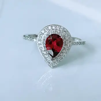 Naturlig rød granat Ring S925 Sølv Naturlig Gemstone Elegante Mode Surround cross Ring Kvinders vielsesringe Smykker