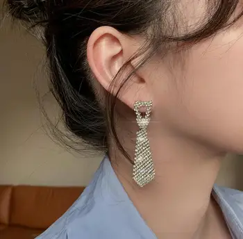 Ny fuld rhinestone uafgjort stylingstyling øreringe kvinder overdrevet high-end følelse af luksus temperament ladies part øre smykker