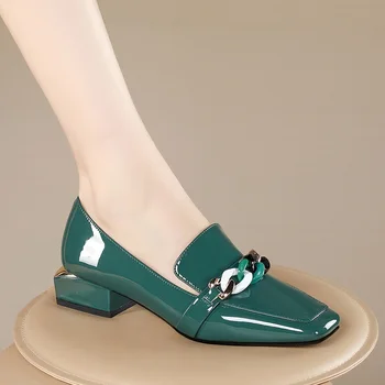 Nye spring summer kvinder sexet pumper sko kvinder kæder kvinde spids tå damer mode patent læder fodtøj kvindelige plus størrelse