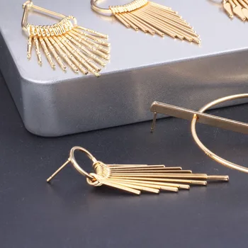 DIY smykker tilbehør 18k forgyldning elektrokromiske farve frynser temperament overdrevet geometriske øreringe vedhæng 4pieces
