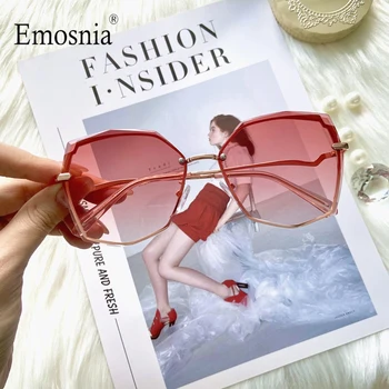Ny Mode Uindfattede Solbriller Kvinder Pink Nuancer Vintage Brand Design Irregualr Rammeløse Rejser Stil UV400 Mænd Uden
