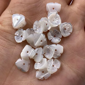 5pcs Carven Hvid Shell Blomst Rene Naturlige Materiale Kronblade 3D Blomst Perler For Håndlavet Halskæde DIY Smykker at Gøre