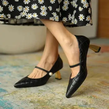 Høje hæle kvinder sko Mary Jane sko kvinder retro mid-heel casual pearl enkelt spidse sko høje hæle Party Kjole Sko