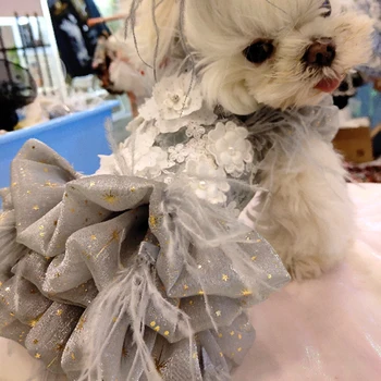Pet Hund Kjole Håndlavet Smukke Broderede Ret Korte Style Princess Wedding Dress For Små Hunde Tøj Pryder Pearl Fjer
