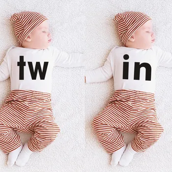 Nyfødte Baby Tvillinger Drenge Piger Tøj Sød Hvid Tw/i Brev Printed Heldragt med Lange Ærmer Buksedragt Matcher Et Stykke Udstyr