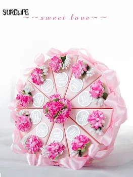 50stk Pink / Blue Skræddersyede Trekantede Kage Stil Bryllup Favoriserer Slik Kasser Parti Papir gaveæske Med Satin Blomst Tags Bånd