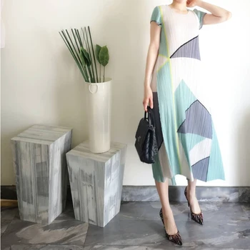 HOT SÆLGER Miyake mode fold geometriske print korte ærmer o-hals A-Line kjole PÅ LAGER
