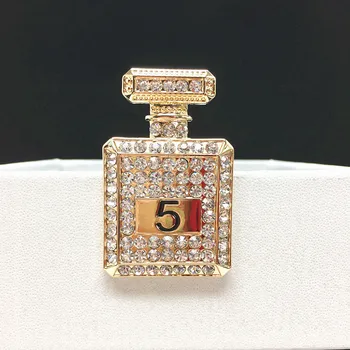 B105 Parfume Flasker Nummer 5 Jewlery Pins Brocher Broche Behandler Smykker Til Kvinder stifter til tøj