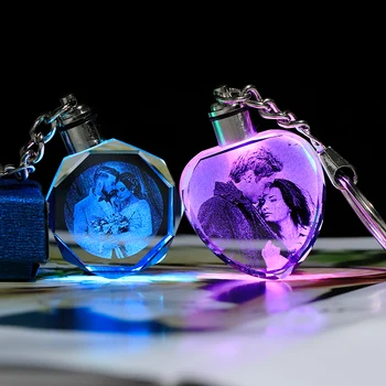 Personlig Part Favoriserer Gave Valentine day ' s Souvenir-Gavebutik LED Laser Indgraveret Crystal Billede Nøglering Gæst Bryllup Gaver