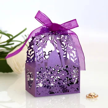 100pcs Romantisk Laser Cut Bryllup Candy Box Brud Brudgom Udskåret Mønster Emballage Dragee gaveæske Papir Hule Ud Wedding Favors