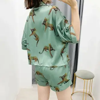 Nye sommer kvinder to delt sæt leopard printet pyjamas-stil bløde korte toppe bluse & trykt casual shorts løs