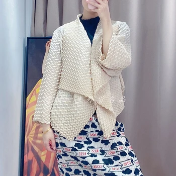 Sommeren 2020 tynd 3D-plisseret jakke Miyak fold Fashionable plus size løs og tynde alsidig Stor revers cardigan jakke bundet 78