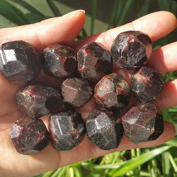 Naturlige hård sex Granat krystal sten, halvædelsten Rå Væltede sten