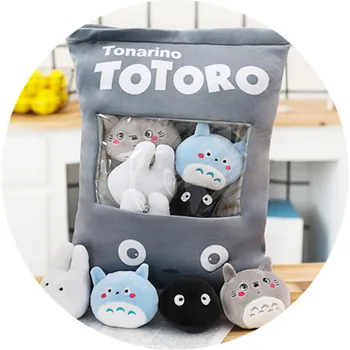 Kawaii plys Totoro pude en pose snack animal crossing bløde tøjdyr kreative dukke juguetes home decor sofa pude