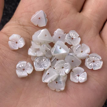 5pcs Carven Hvid Shell Blomst Rene Naturlige Materiale Kronblade 3D Blomst Perler For Håndlavet Halskæde DIY Smykker at Gøre