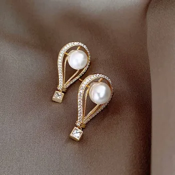 2020 Nye mode geometriske Hule metal sød perle senior øreringe Kvinder elegant temperament skinnende krystal tendens Drop øreringe